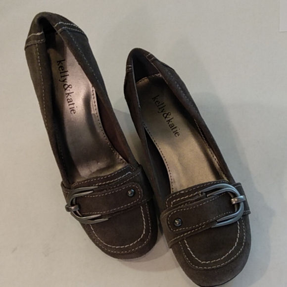 Kelly & Katie Suade Wedges - Picture 2 of 5